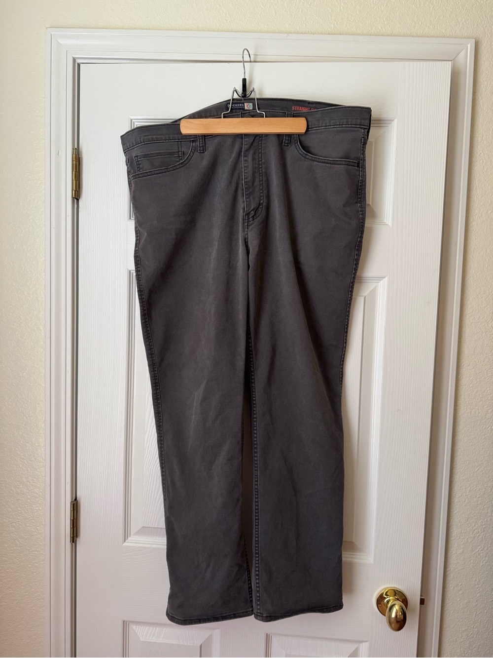 Docker’s Men's Jean Cut Straight Fit Flat Front Pants